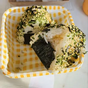 Tuna mayo onigiri