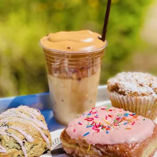 donuts, dough desserts, food