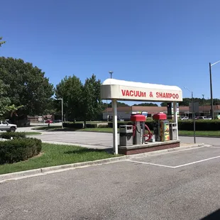 Vacuum on side by wash