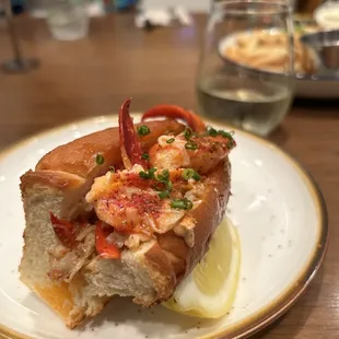 Half lobster roll - Connecticut style