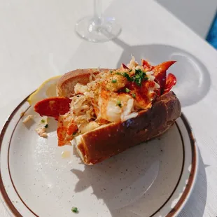 Maine half lobster roll