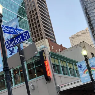 the intersection of market street and market street
