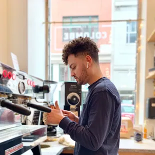 Barista LEON.   @j_leon98