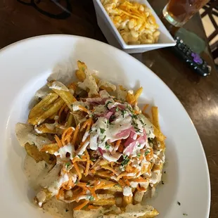 Porkys Plight with Mac&amp;Cheese in the background.