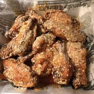 12 Spicy Garlic Parmesan tradition wings