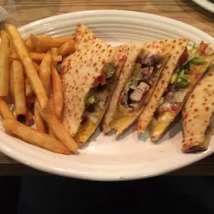 The chicken ranch in flatbread yummmmmmm!!!