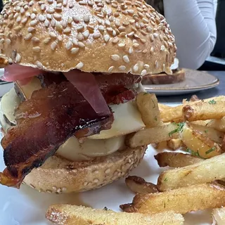 Smoked Gouda Bacon Cheeseburger