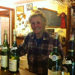 Linda behind the counter at Markko Winery