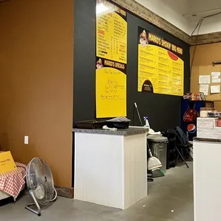 Order pickup counter