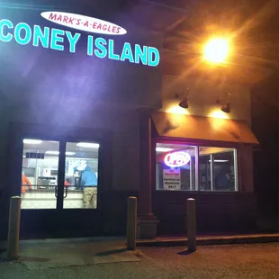 the outside of the restaurant