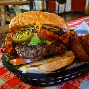 The 10oz Heisman add jalapeños  See more on IG @cheatday_sa