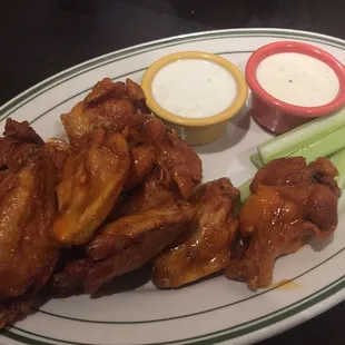 food, bbq wings, fried chicken wings, chicken wings and fried chicken, poultry, chicken wings, chicken, bbq chicken, fried chicken