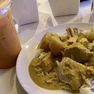 Yellow curry and rice, iced Thai tea