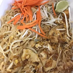 Chicken phad thai. Too oily :\