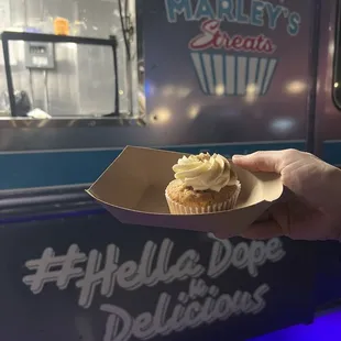 Churro cupcake