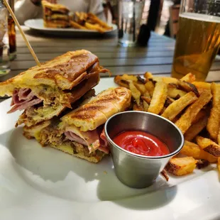 Cuban sandwich