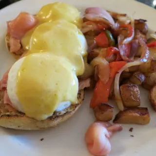 Smoked Salmon Benedict