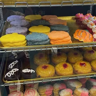 donuts, food, dough desserts