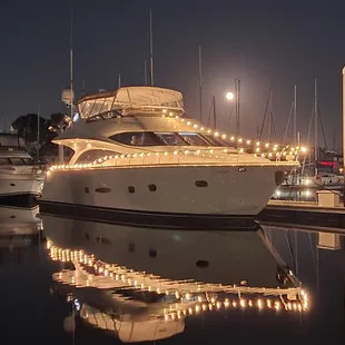 Luxury Private Yacht Charter, Date Night, Sunset, Dinner, Brunch, SF Bay, Proposal, Birthday, Anniversary, Fireworks, Airshow, New Years Eve