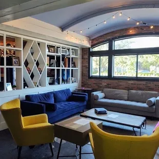 Another nice sitting area.