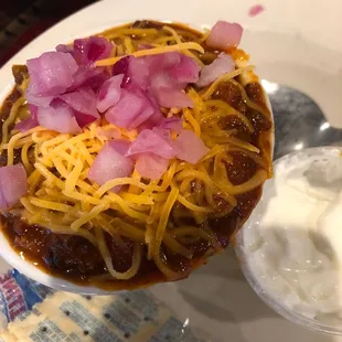 Yummy chili with the fixings.