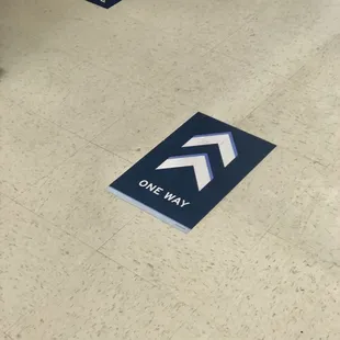 Directional signage for store aisles