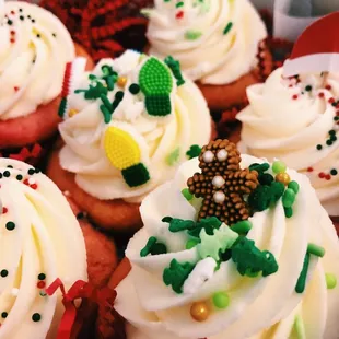 Strawberry Christmas cupcakes!