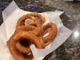 Tom's Sports Tavern
