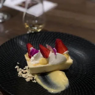Yuzu Pineapple swirl cheesecake