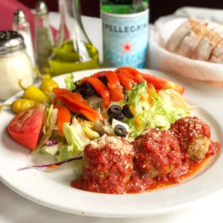 Nana's Meatball Salad