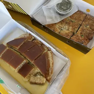 Martabak manis keju dan martabak daging plus cane ijo