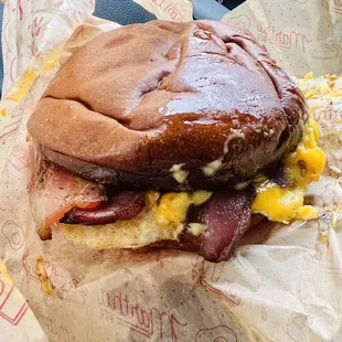 Betty sandwich with fried egg