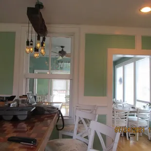 Martha&apos;s Kitchen / New Kent, VA: Small bar, seats about 5.