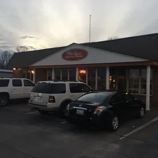 the outside of the restaurant