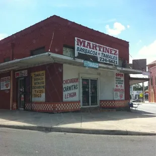 the outside of a restaurant