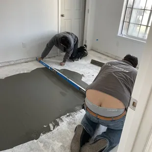 Floating to level floor