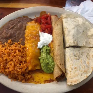 a plate of mexican food