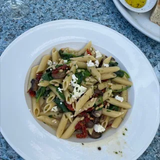 Mediterranean Penne Lunch