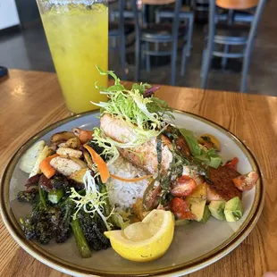 Blackened Salmon Mango Lemonade