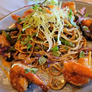 Garlic noodle shrimp, with soba noodles and shitake mushrooms