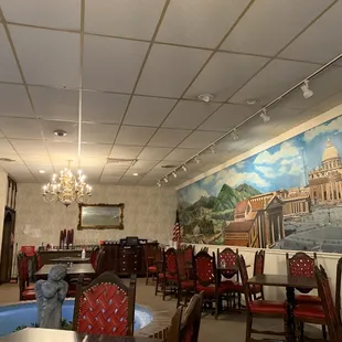 Wonderful place to eat Italian if you come early like we did!!!!  Friendly!