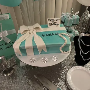 Cake was beautiful and delicious  Thank you for making my daughter birthday amazing cake was the talk of the part