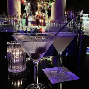 a martini with olives in it