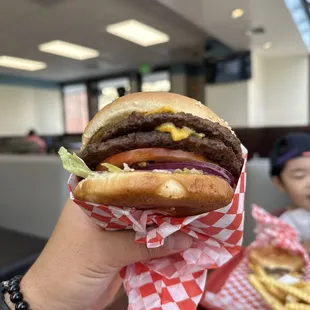 ダブルチーズバーガー