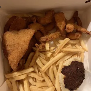 Seafood platter: flounder, stuffed crab, and shrimp. Very good!