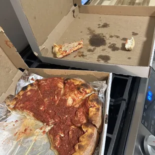 16" Red top pepperoni 18" Plain Cheese Pizza  We were not too fond of the red top pepperoni