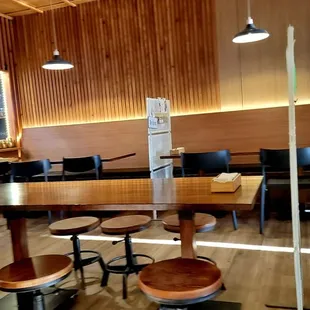 sushi and sashimi, interior