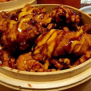 food, chicken wings and fried chicken