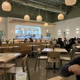 Nice atmosphere and great sushi!