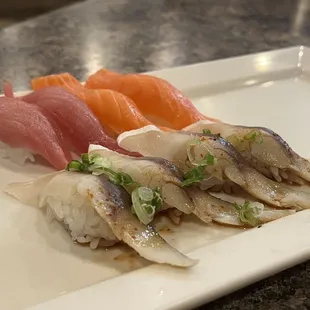 First plate of nigiri 9/10 great fish to rice ratio